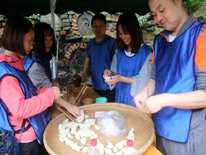 九龍公司開(kāi)展戶(hù)外拓展活動(dòng)