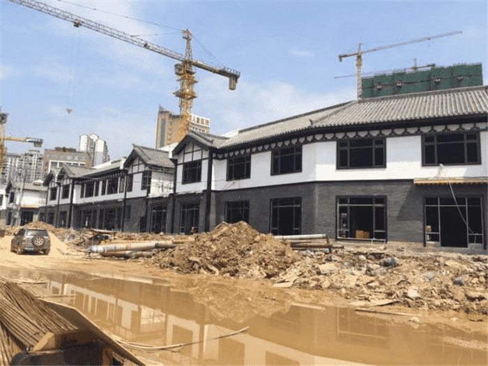 銅仁城投集團公司領(lǐng)導赴梵源建筑公司 在建項目指導工作