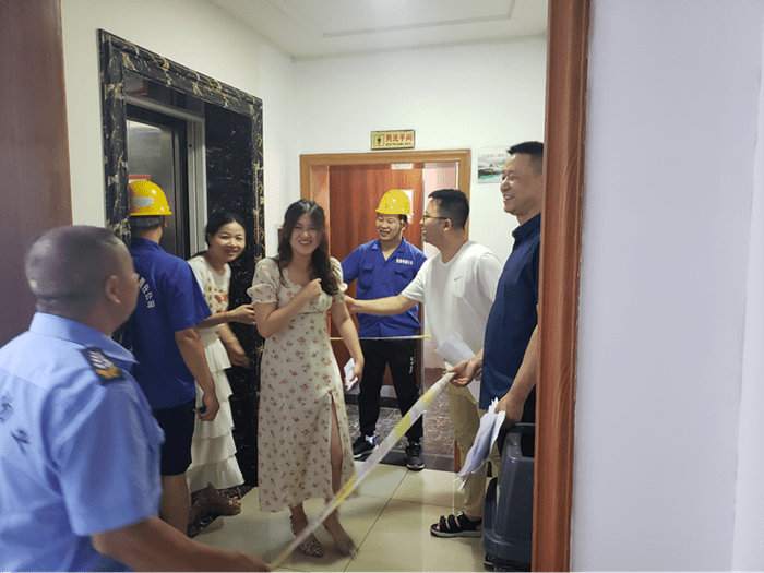 銅仁城投集團九龍地礦投資開(kāi)發(fā)有限公司開(kāi)展電梯應急救援演練活動(dòng)