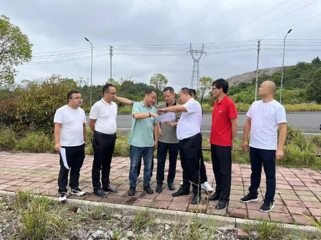 積極謀劃 精準施策 市場(chǎng)導向 促進(jìn)發(fā)展—銅仁城交集團九龍地礦投資開(kāi)發(fā)公司總經(jīng)理杜黔武帶隊調研涼灣組團已儲備土地